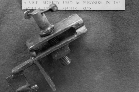 CA 2782 – Drawing on the inside of cell door no 14, 1977